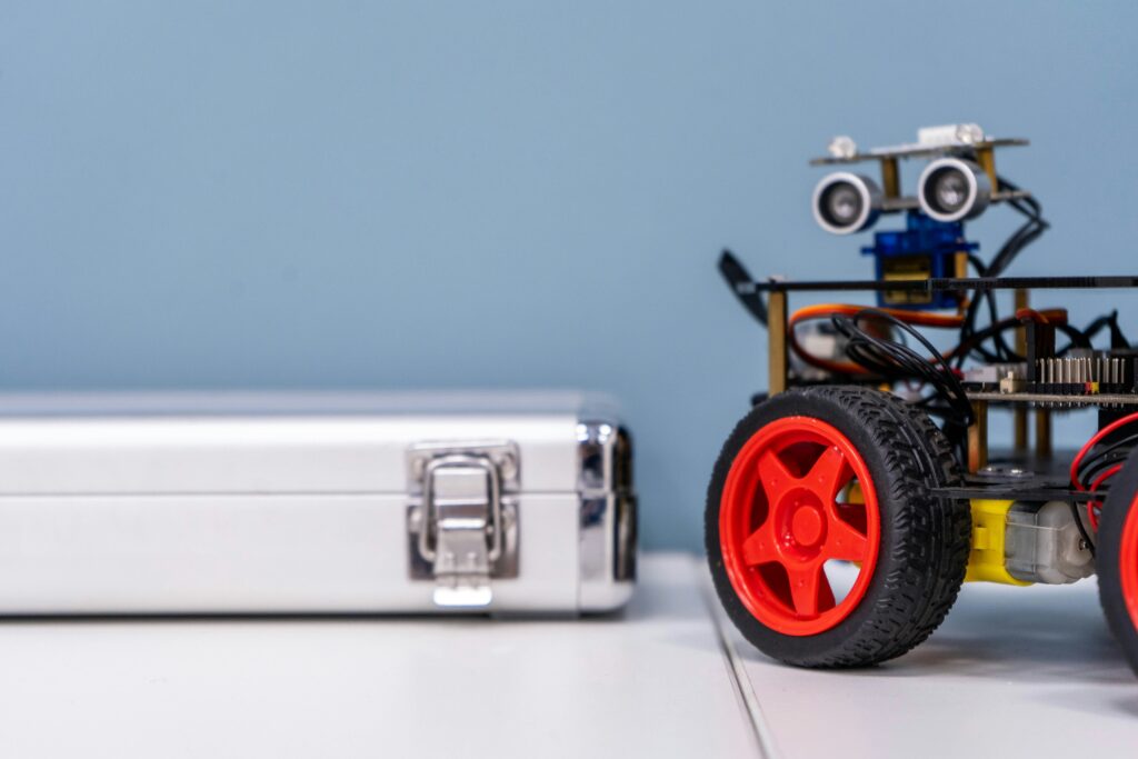 Bild aus dem Beitrag: Roboter selber bauen: 7 geniale Einsteiger-Tipps, mit denen dein Projekt gelingt Roboter selber bauen